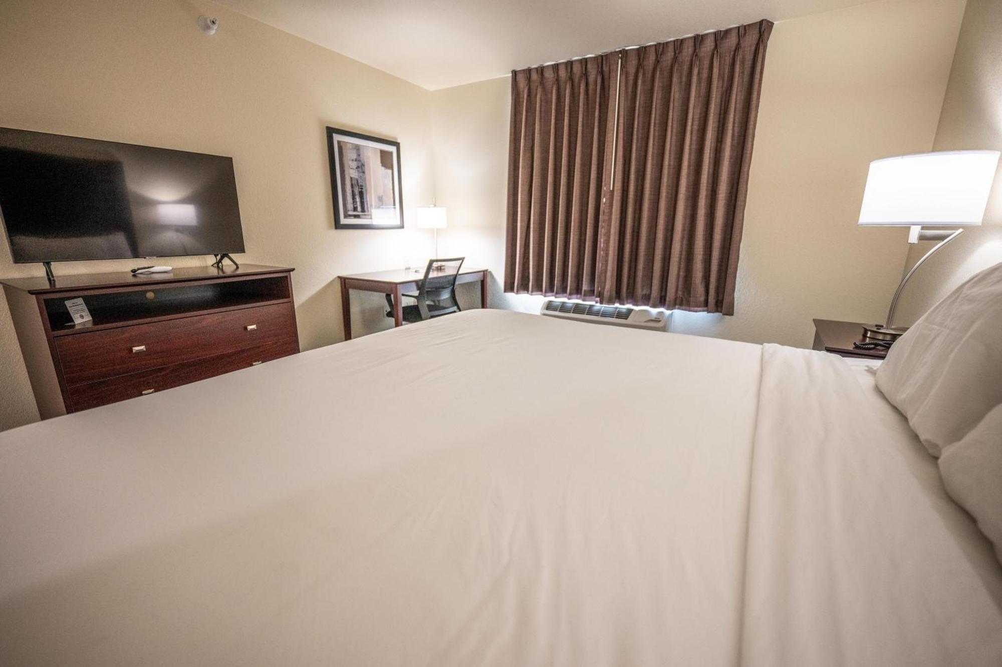 Cobblestone Hotel & Suites - Lamar エクステリア 写真