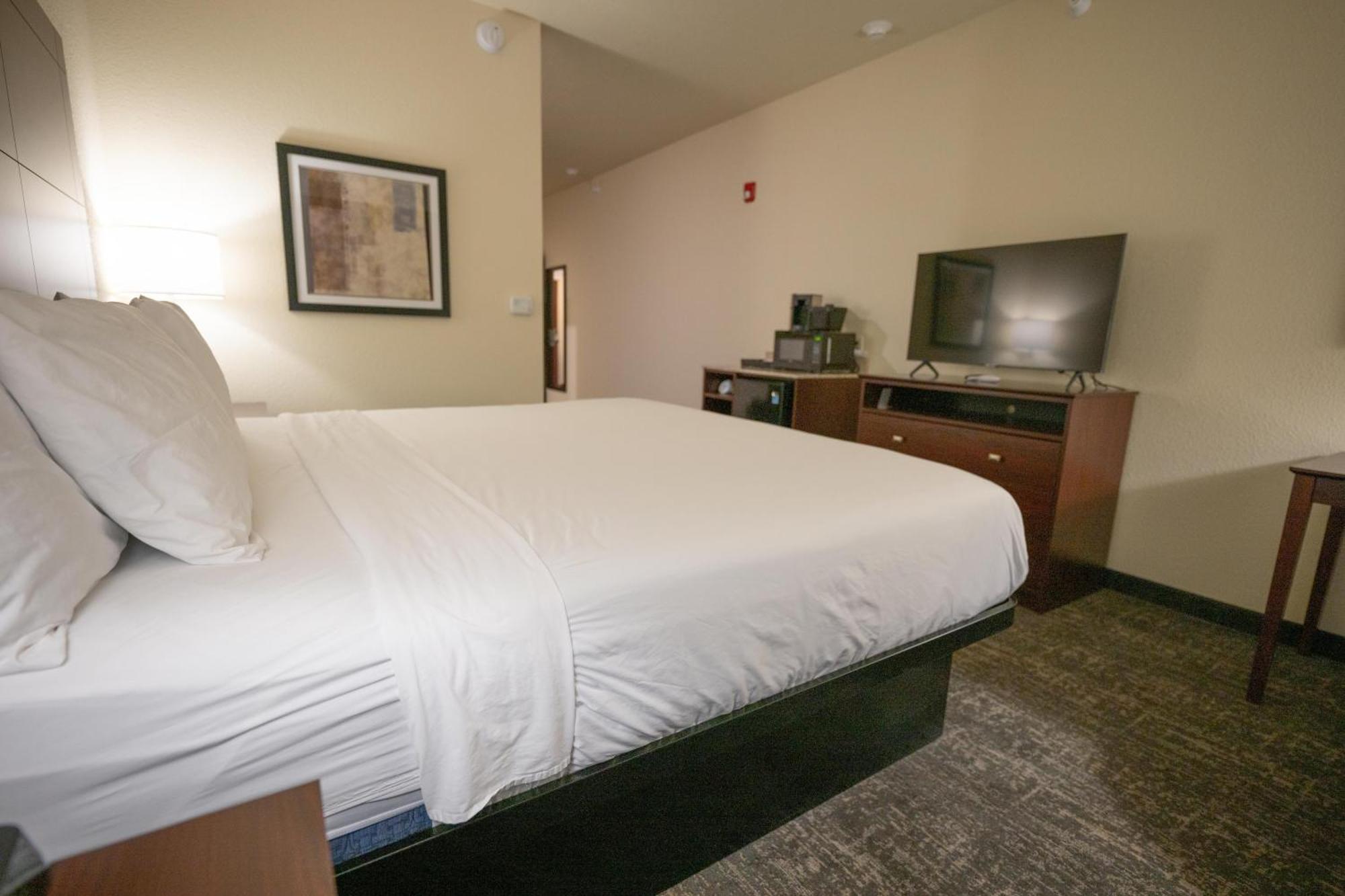 Cobblestone Hotel & Suites - Lamar エクステリア 写真