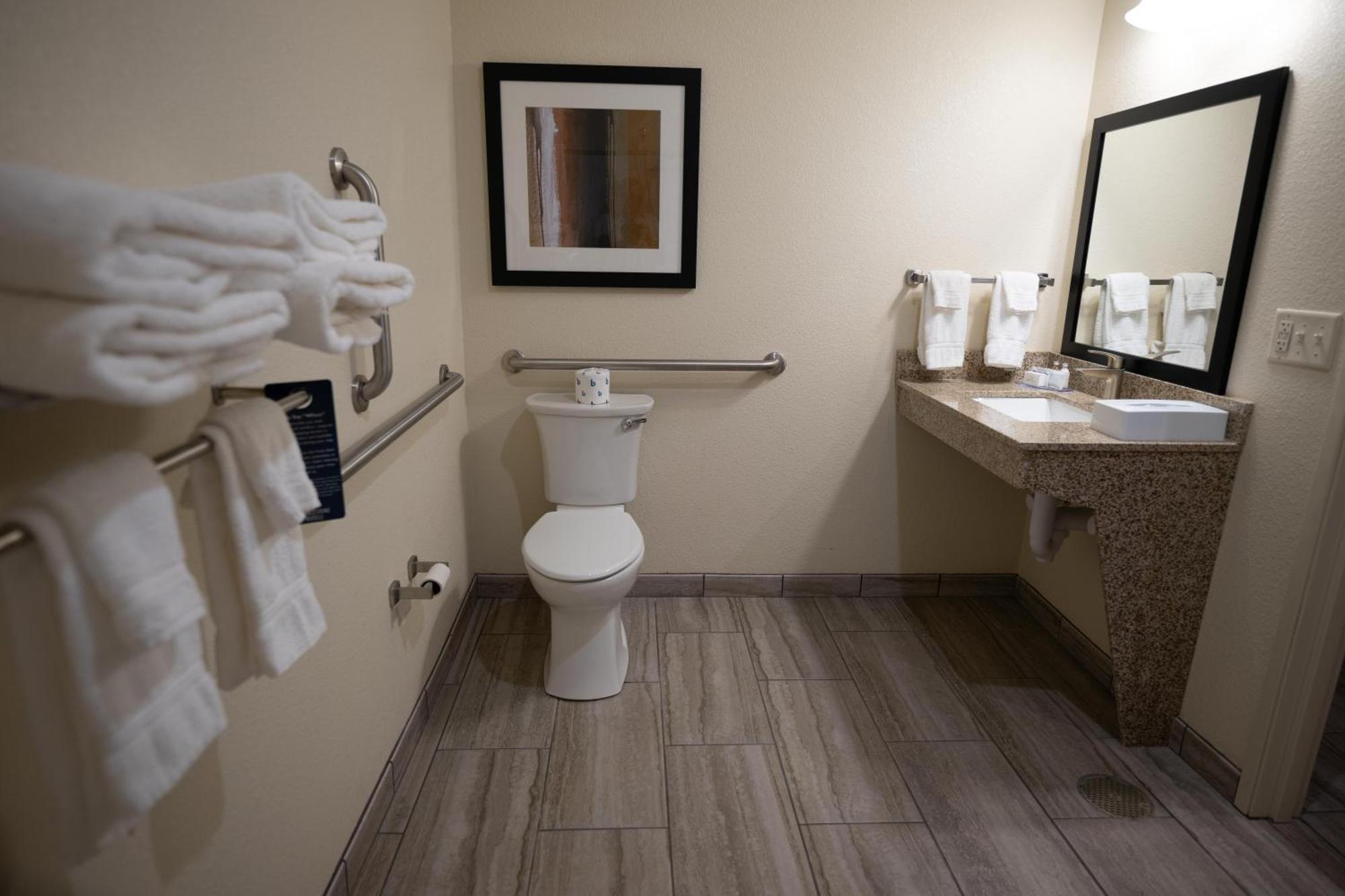 Cobblestone Hotel & Suites - Lamar エクステリア 写真
