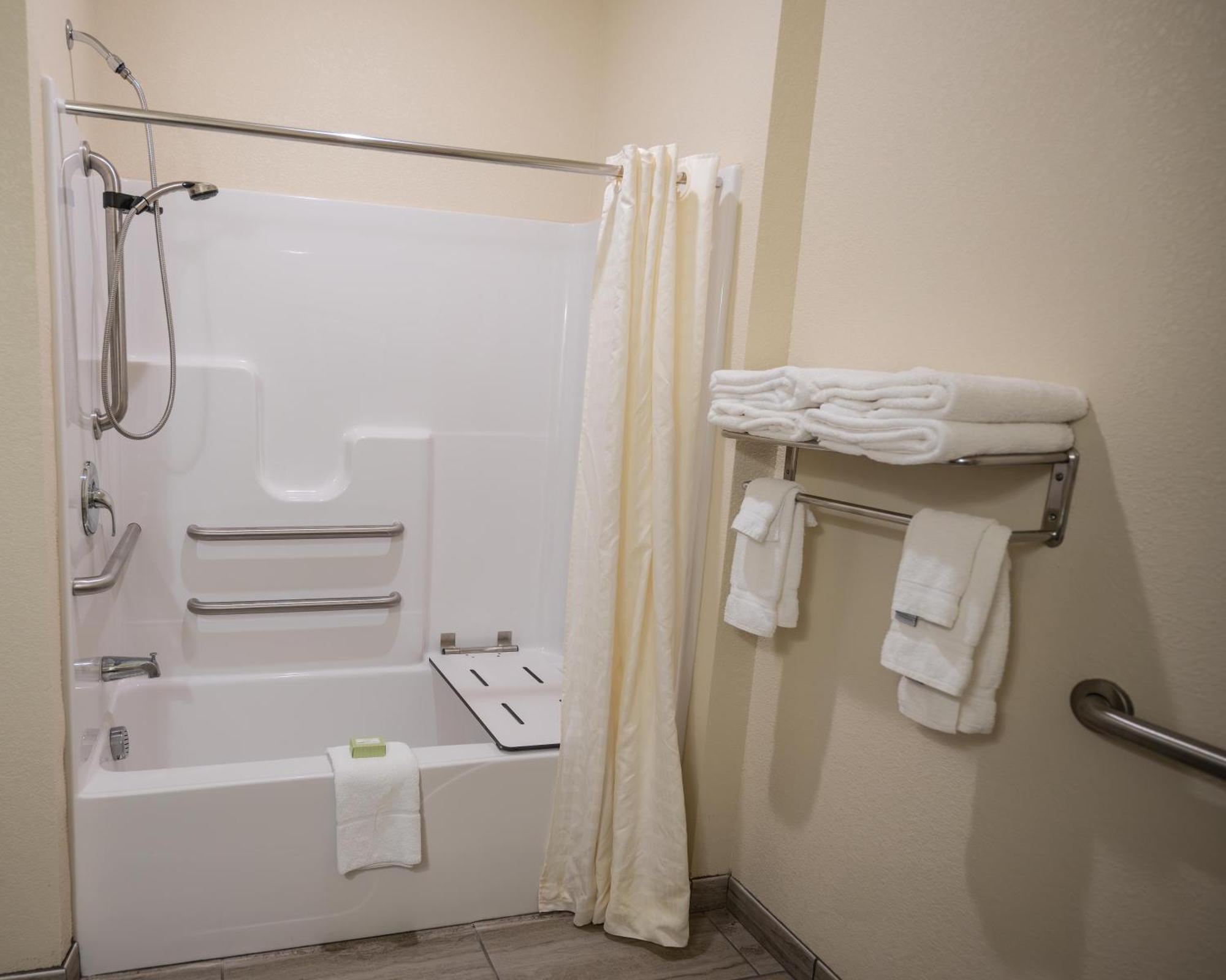 Cobblestone Hotel & Suites - Lamar エクステリア 写真